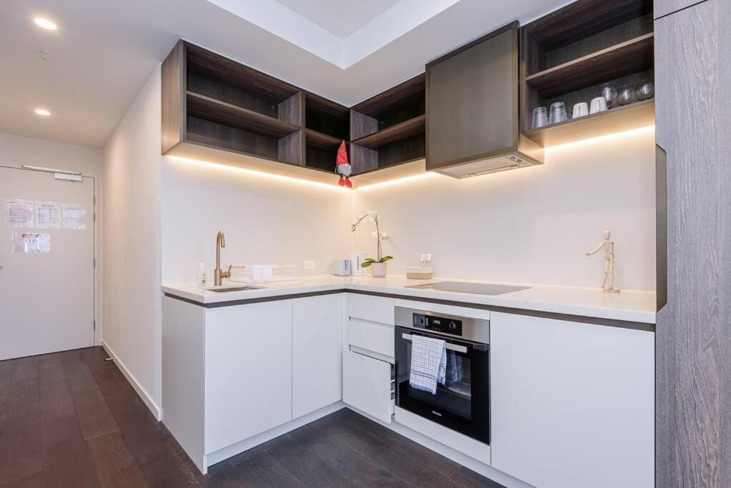 Charming One Bd In Location Tf5307